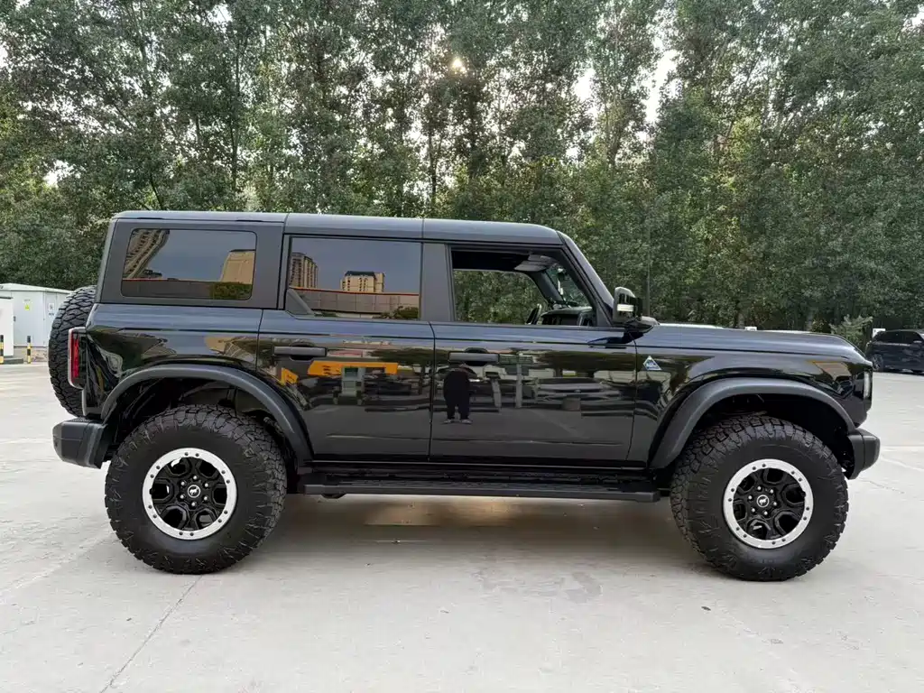 Ford Bronco 2.3 T Ink Diamond Bigfoot Offroad
