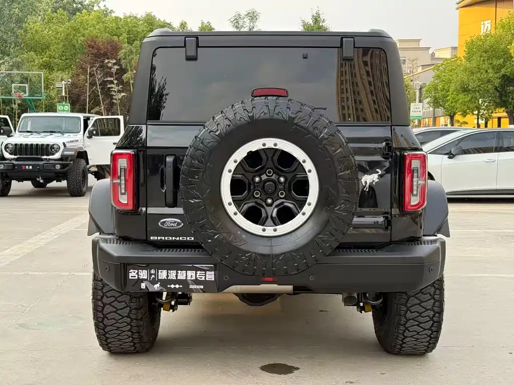 Ford Bronco 2.3 T Ink Diamond Bigfoot Offroad