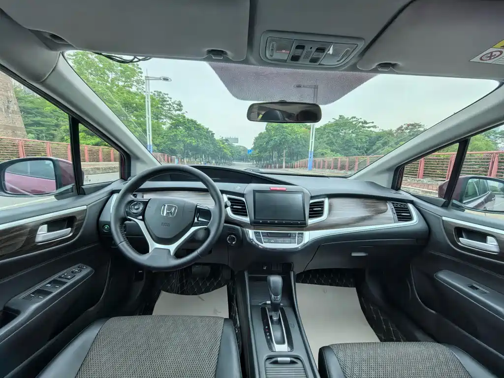Jade 1.8 L Auto Comfort 5-seat
