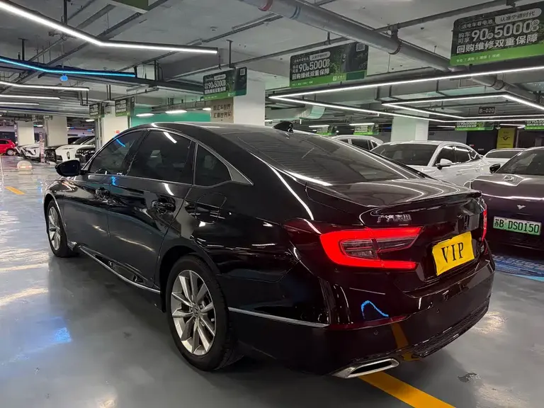 Honda Accord 260 TURBO Luxury