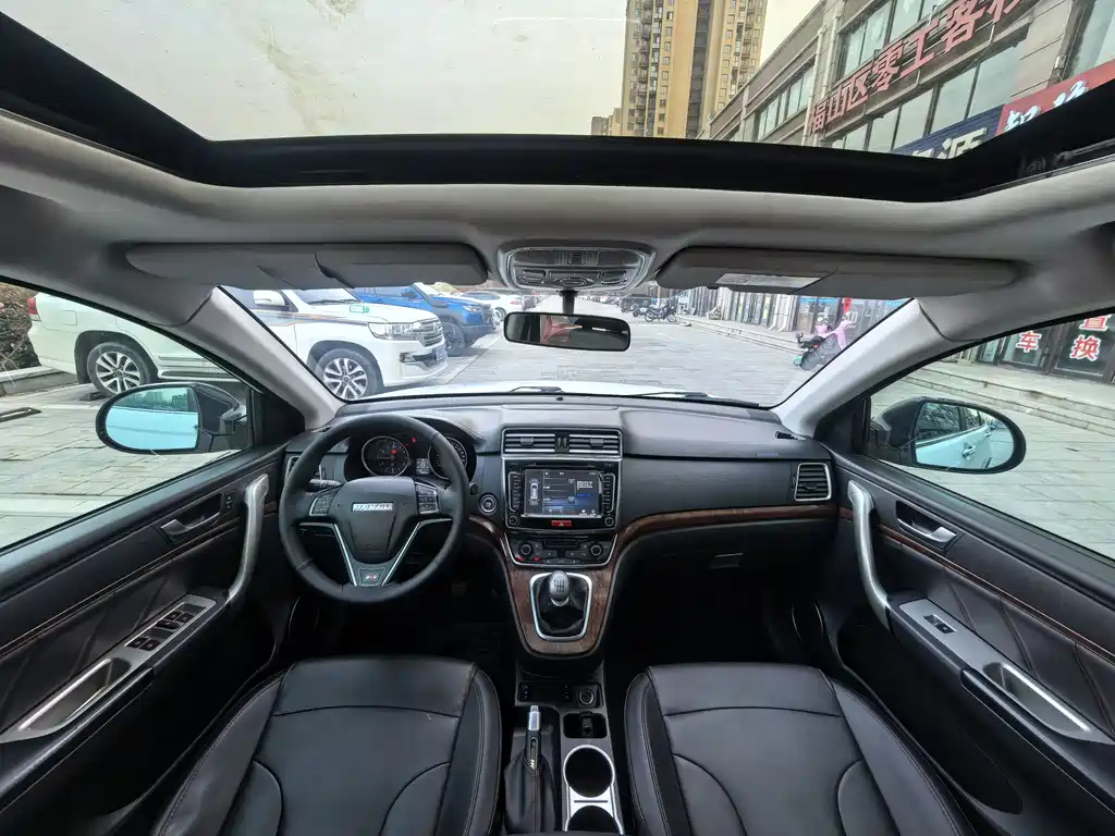 Haval H6 Red Label Sport 1.5 T Manual 2 WD Elite