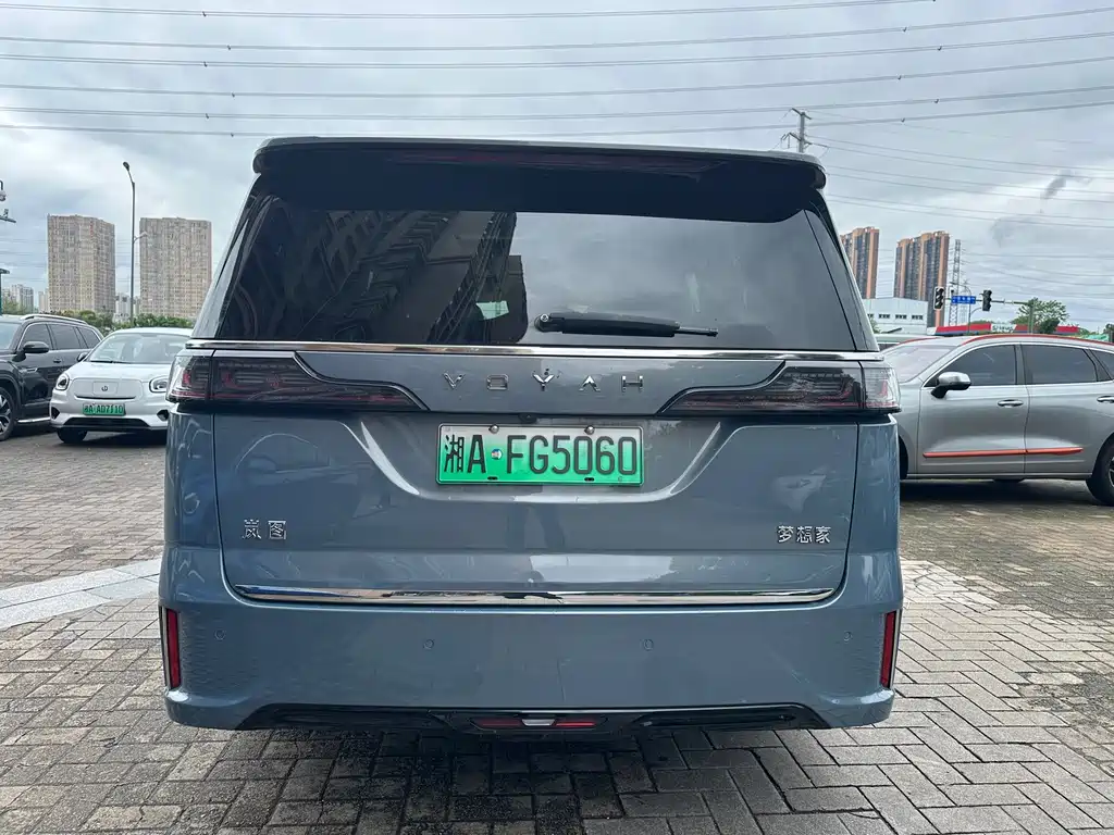 Voyah Dreamer Low Carbon Dream + Smart Drive Package