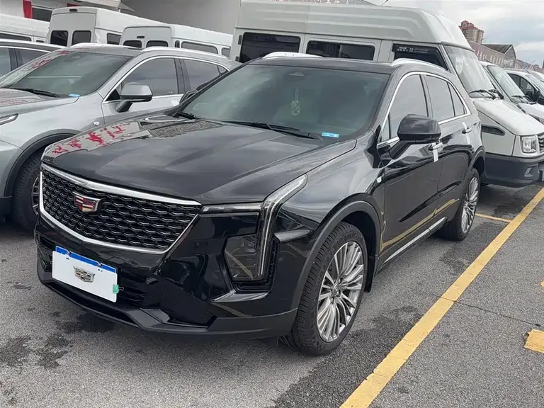 Cadillac XT4 28 T 2 WD Distinguished