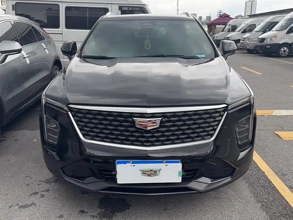 Cadillac XT4 28 T 2 WD Distinguished
