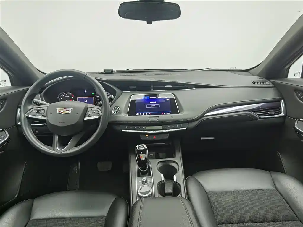 Cadillac XT4 28 T 2 WD Tech