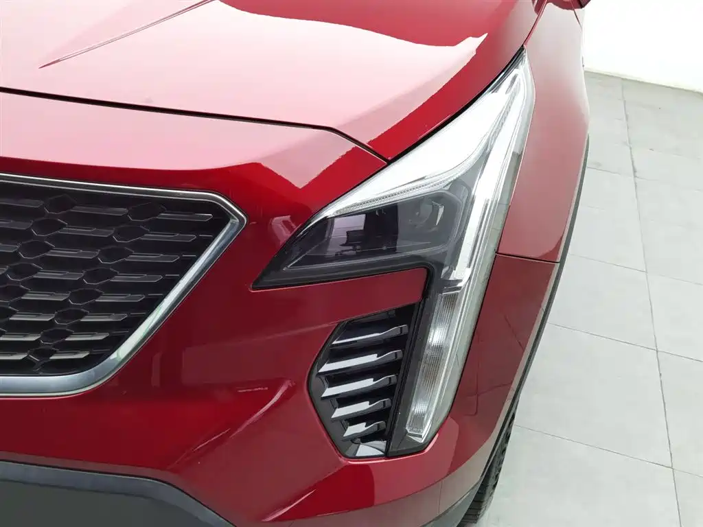 Cadillac XT4 28 T 2 WD Tech