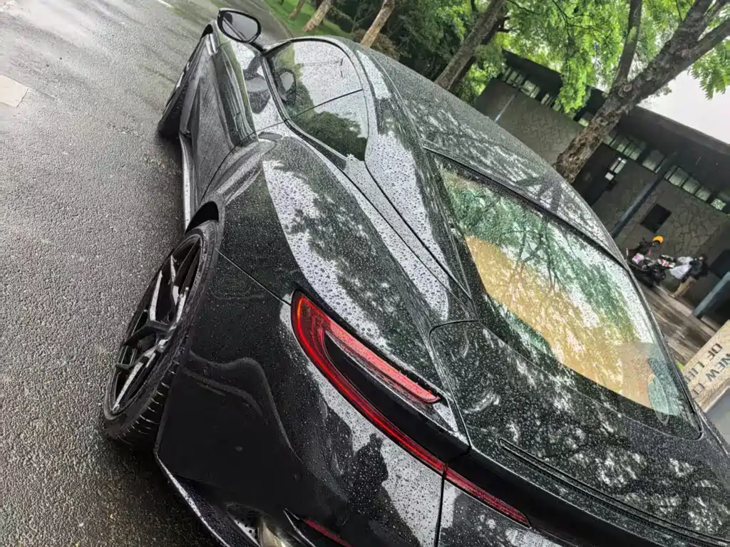 Aston Martin DB11 4.0 T V8 Coupe