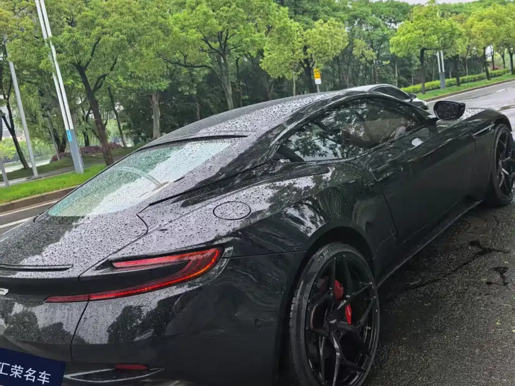 Aston Martin DB11 4.0 T V8 Coupe