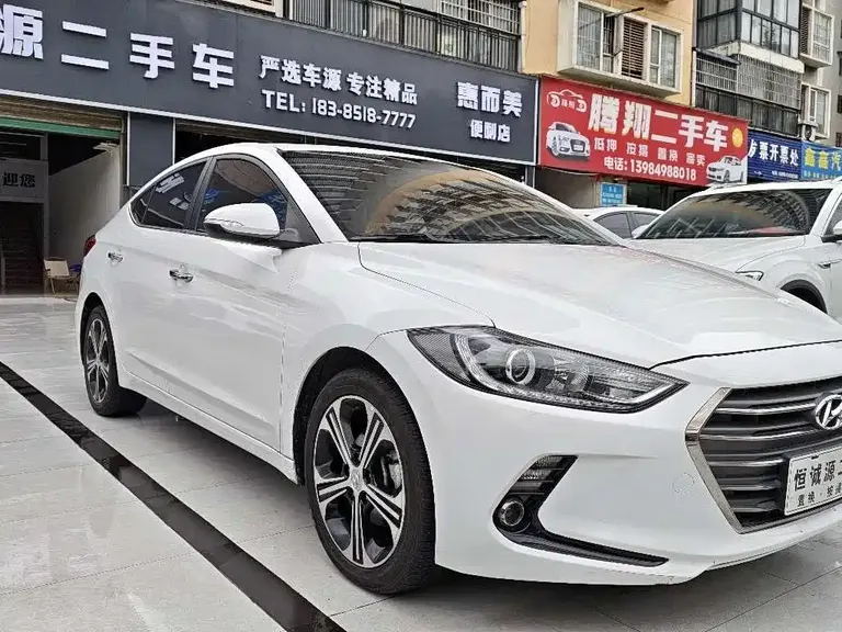 Hyundai Elantra 1.4 T DCT Dynamic Shine · Active