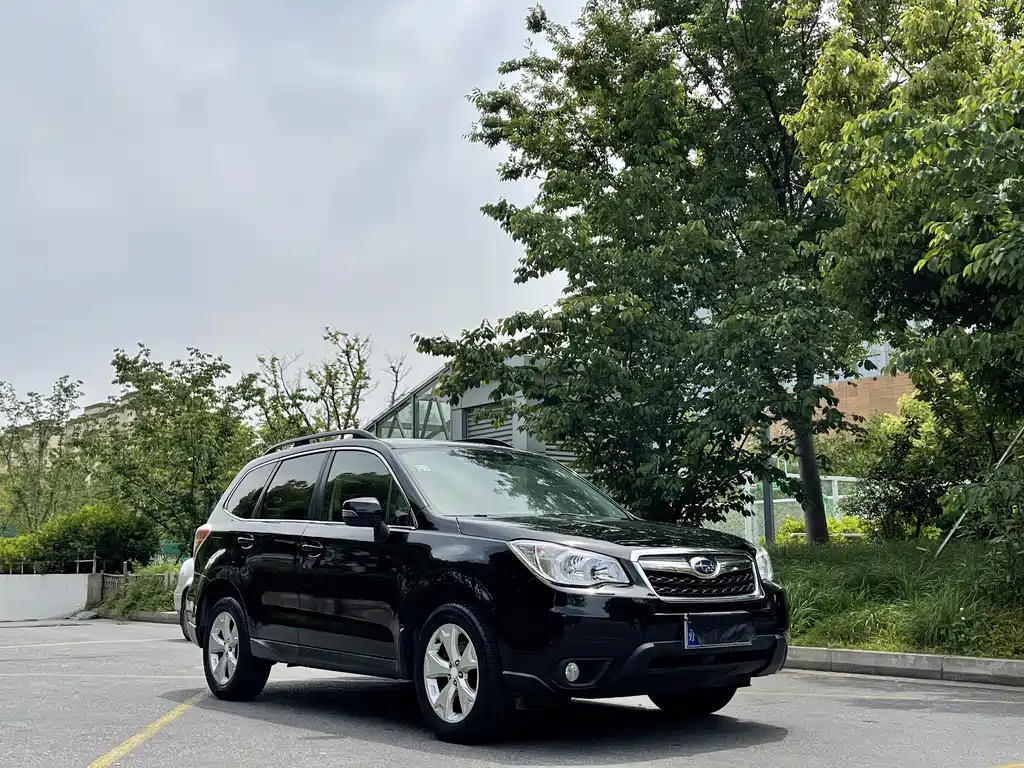Forester 2.5 i Auto Luxury