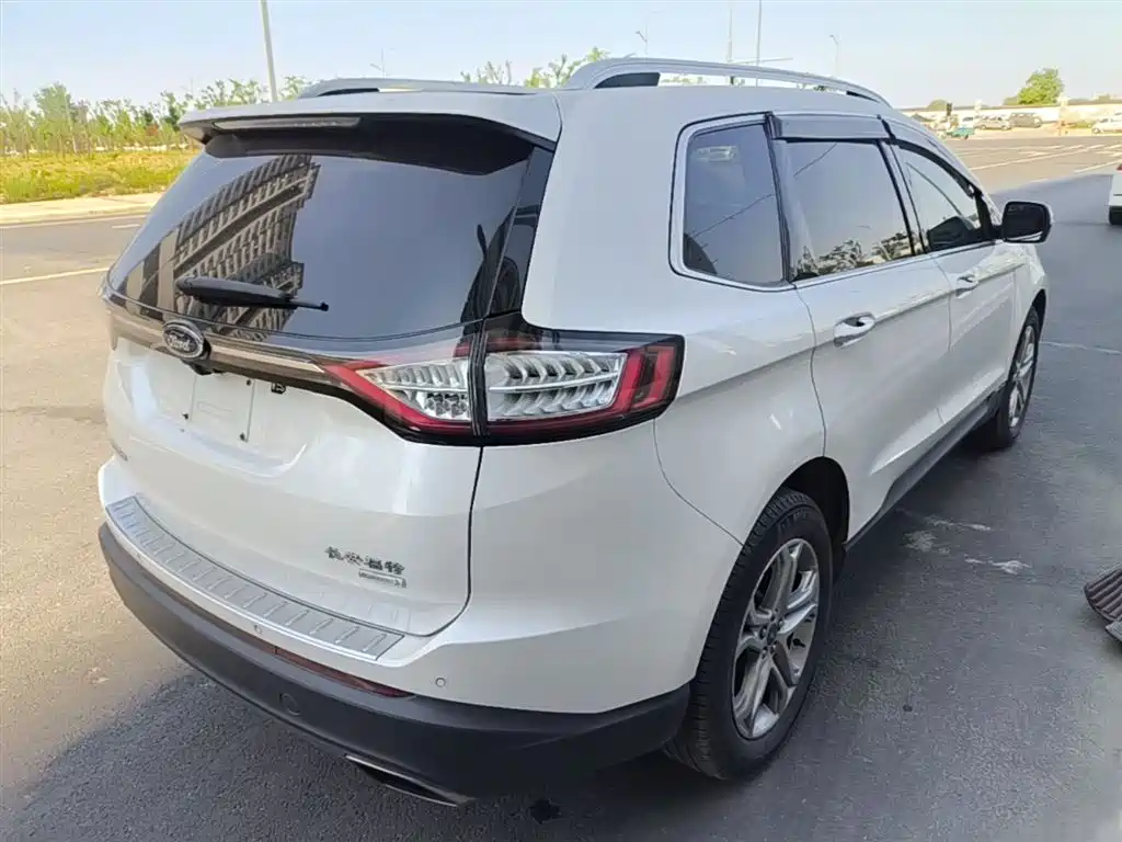 Edge EcoBoost 245 2 WD Grand Sharp 7-seat CN-V