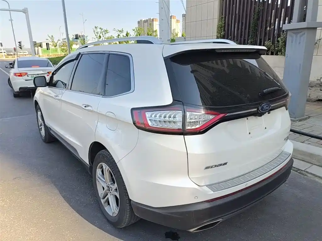 Edge EcoBoost 245 2 WD Grand Sharp 7-seat CN-V