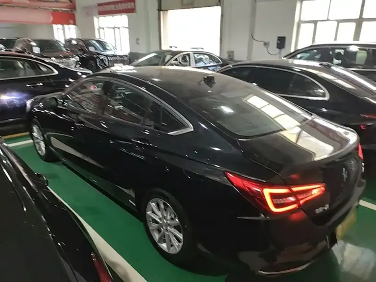 Hongqi H5 Classic 1.5 T DCT Flagship Joy