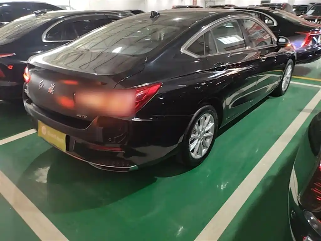 Hongqi H5 Classic 1.5 T DCT Flagship Joy