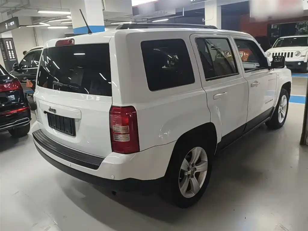 Patriot 2.4 L Sport