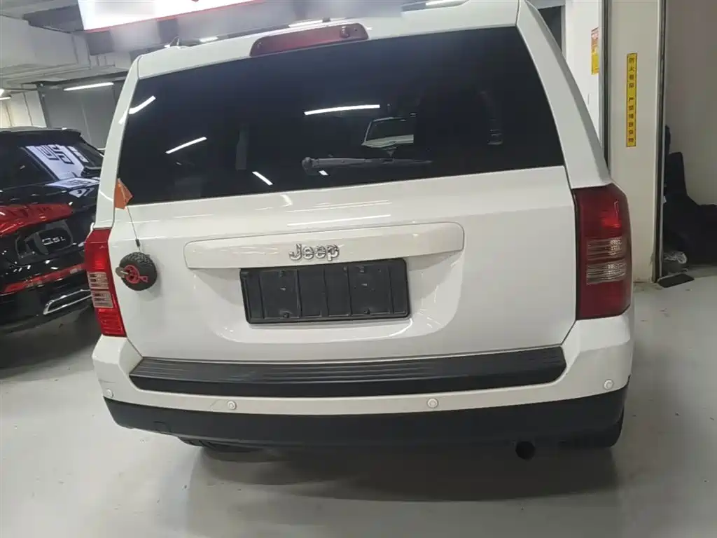 Patriot 2.4 L Sport