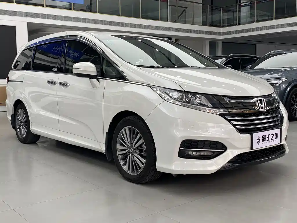 Odyssey 2.4 L Luxury