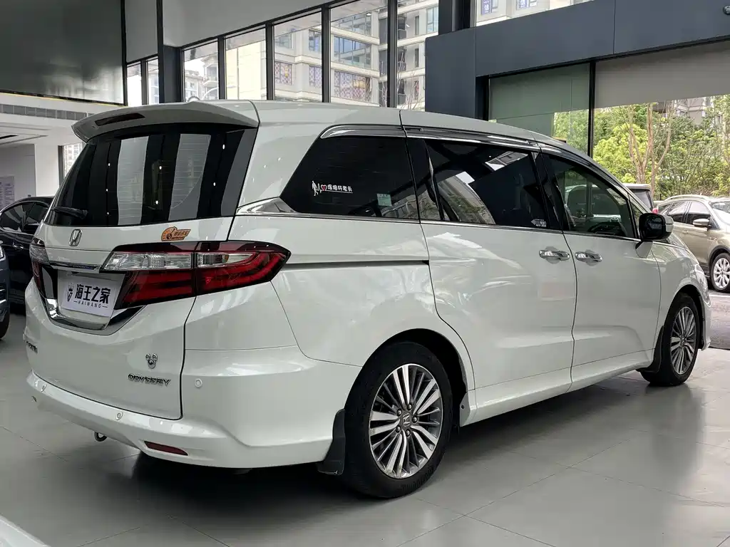 Odyssey 2.4 L Luxury