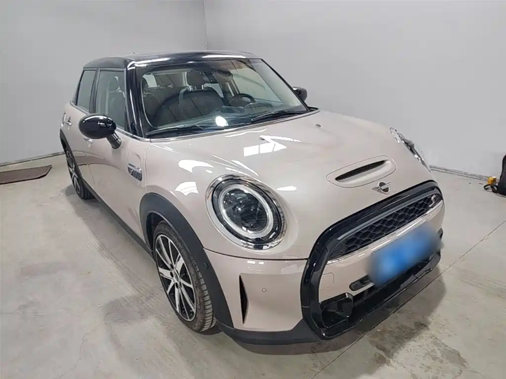 MINI MINI 2022款 改款 2.0 T COOPER S 经典派 五门版