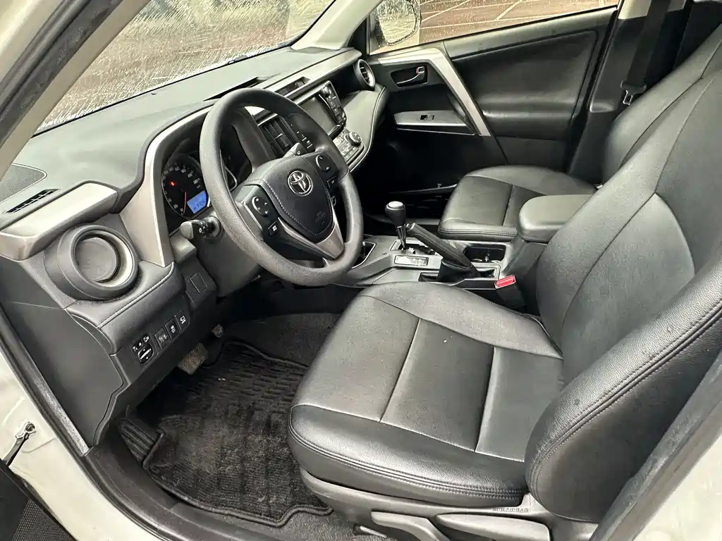 RAV4 2.0 L CVT 2 WD Style CN-VI
