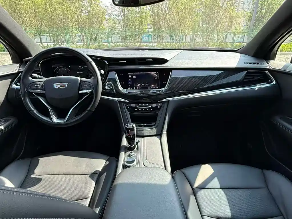 Cadillac XT6 2.0 T 7-seat 4 WD Luxury