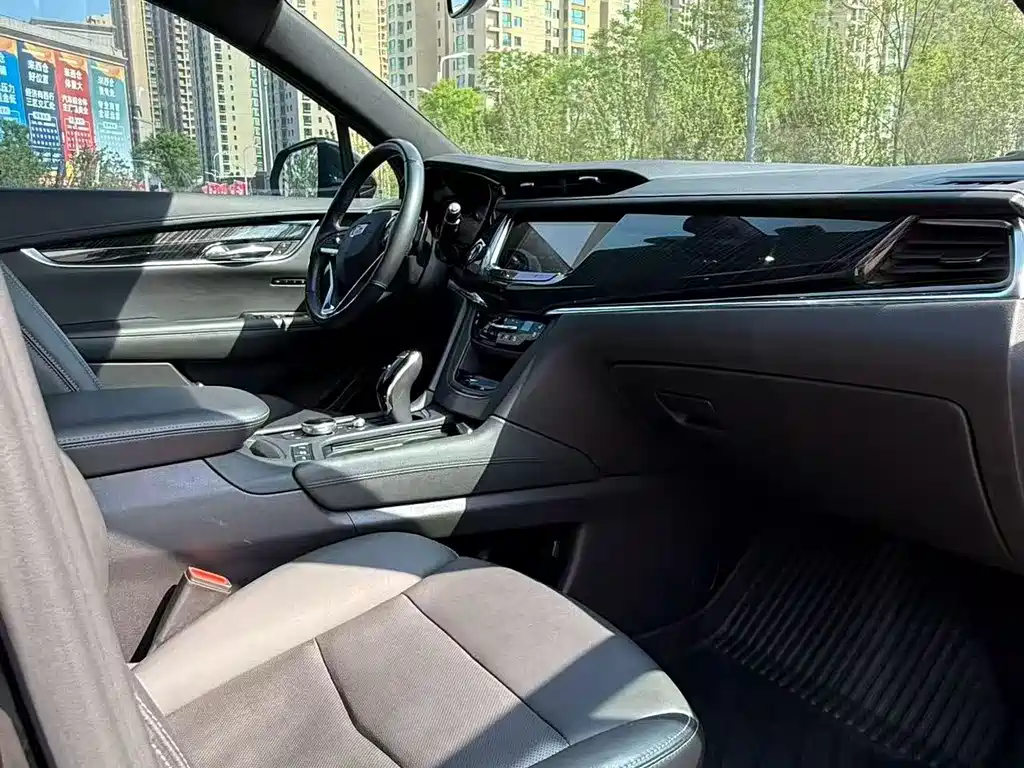 Cadillac XT6 2.0 T 7-seat 4 WD Luxury