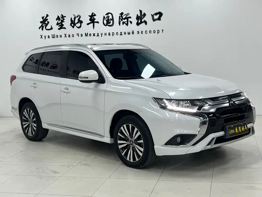 Outlander 2.0 L 2 WD Smooth Enjoyment 5-seat