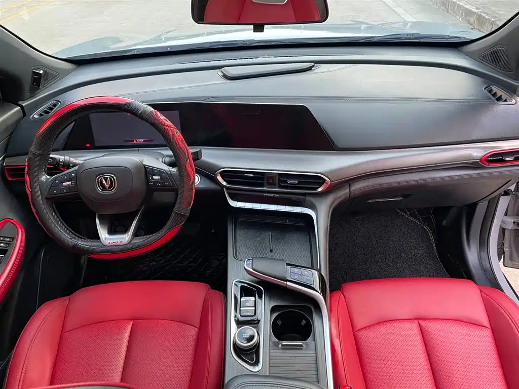 Changan UNI-T 1.5 T Distinguished