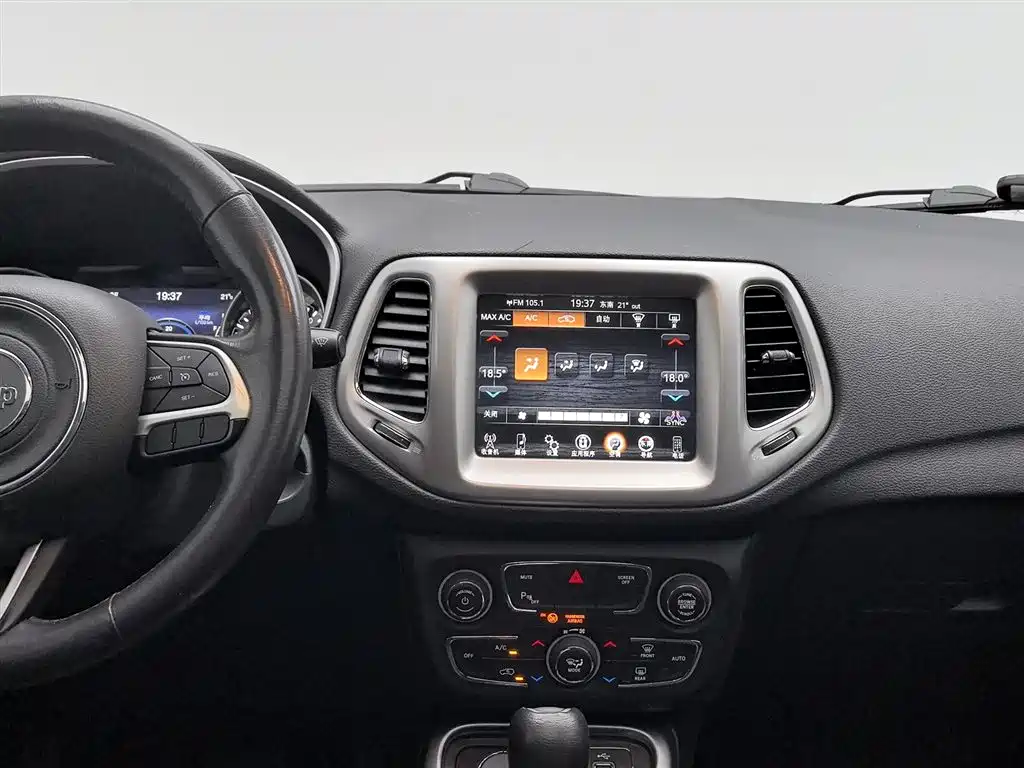 Compass 200 T Auto Home Enjoyment 4 WD