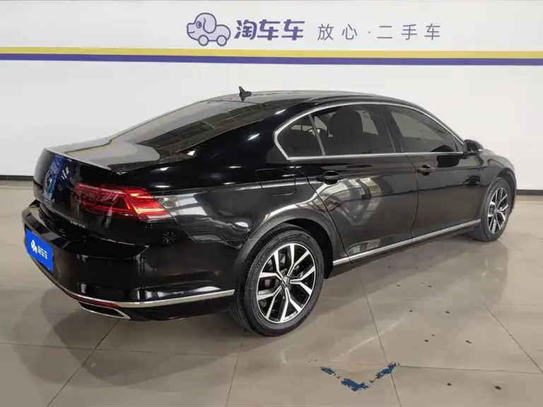 Volkswagen Magotan 330 TSI DSG Leading