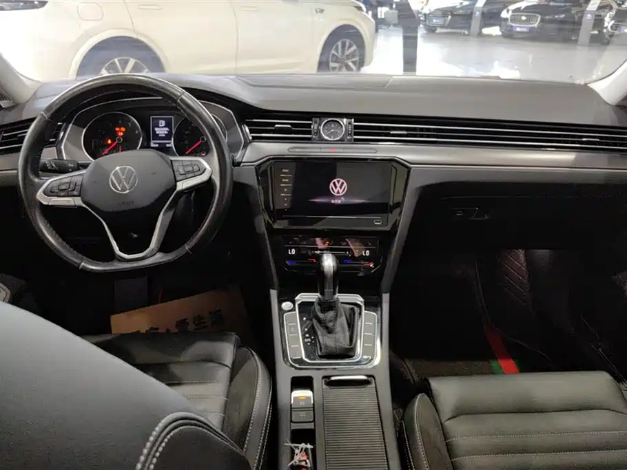 Magotan 330 TSI DSG Leading