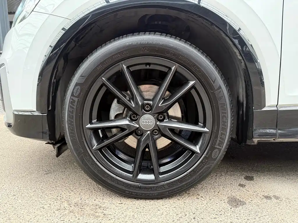 Audi Q2 L 35 TFSI Launch Exclusive CN-V