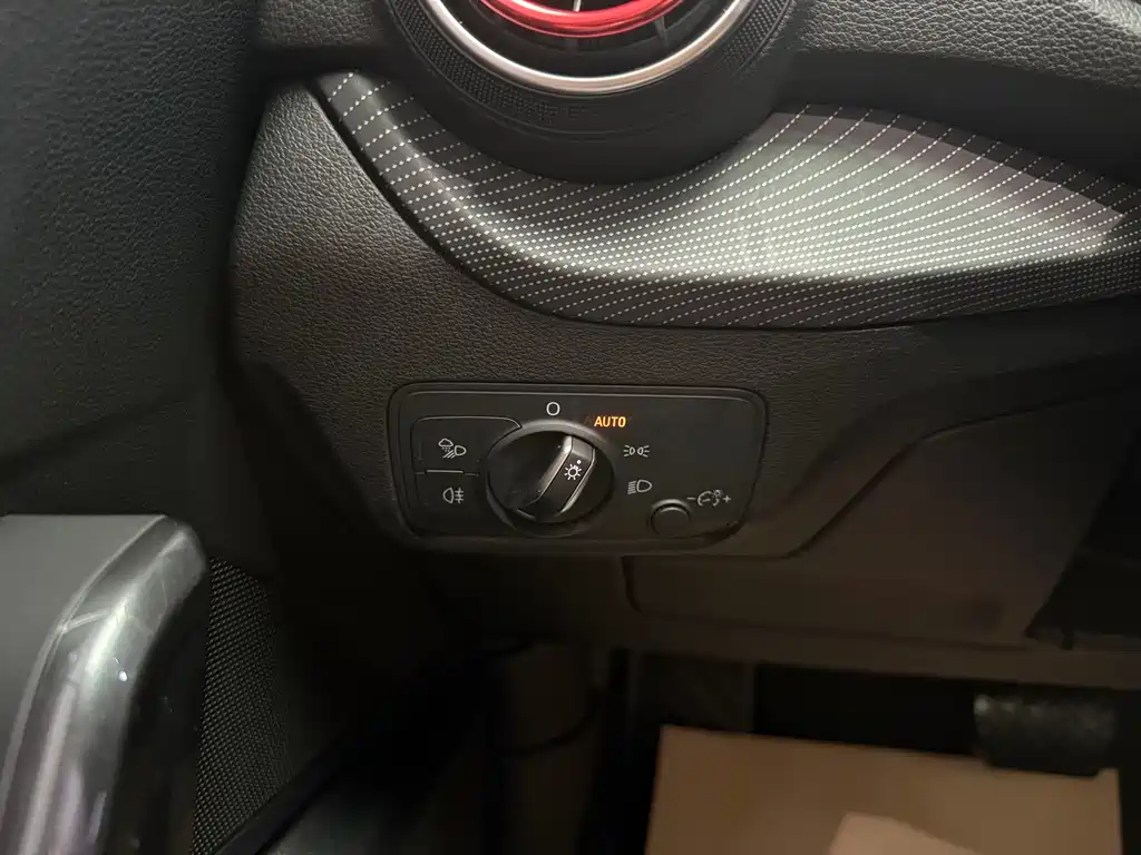 Audi Q2 L 35 TFSI Launch Exclusive CN-V