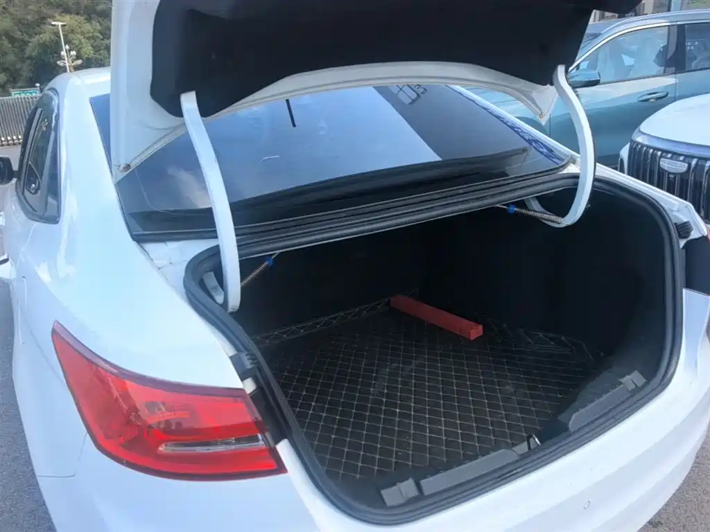 Escort Facelift 1.5 L Auto Comfort
