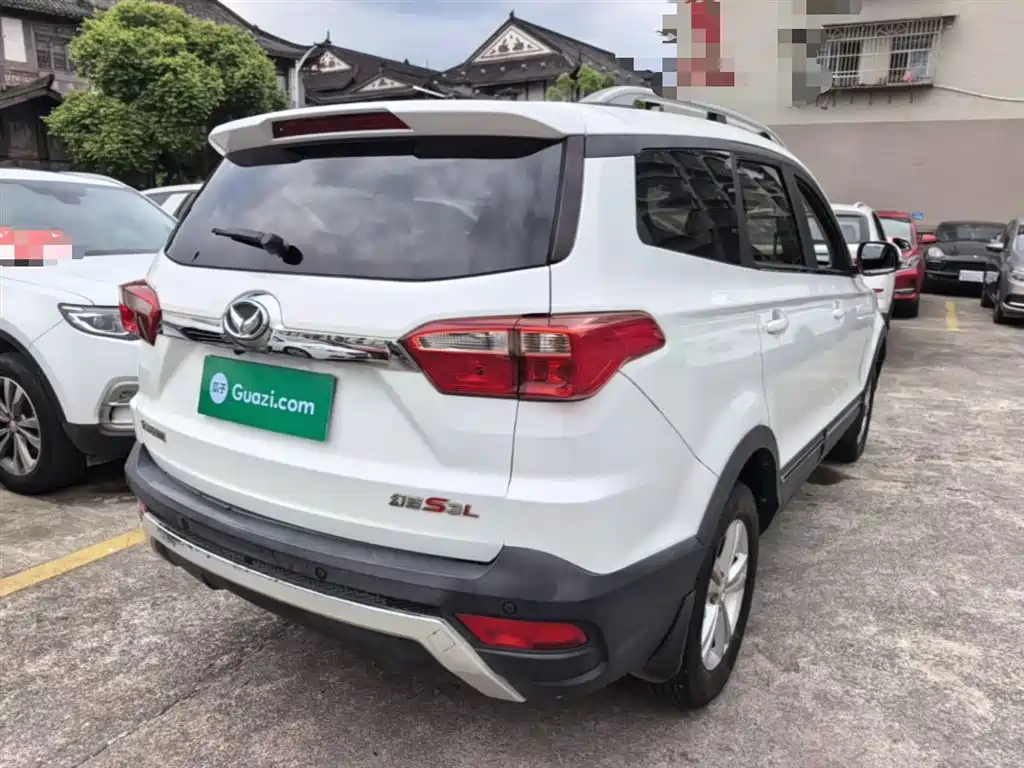 BAIC Huansu S3 S3 L 1.5 L Manual Distinguished