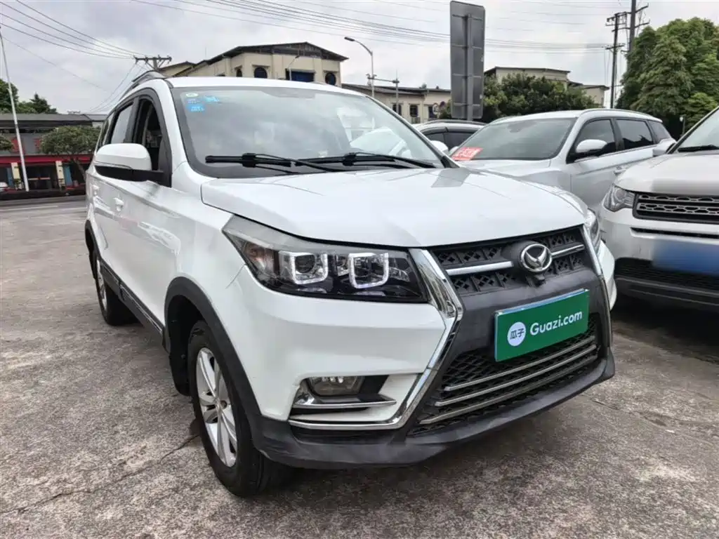 BAIC Huansu S3 S3 L 1.5 L Manual Distinguished