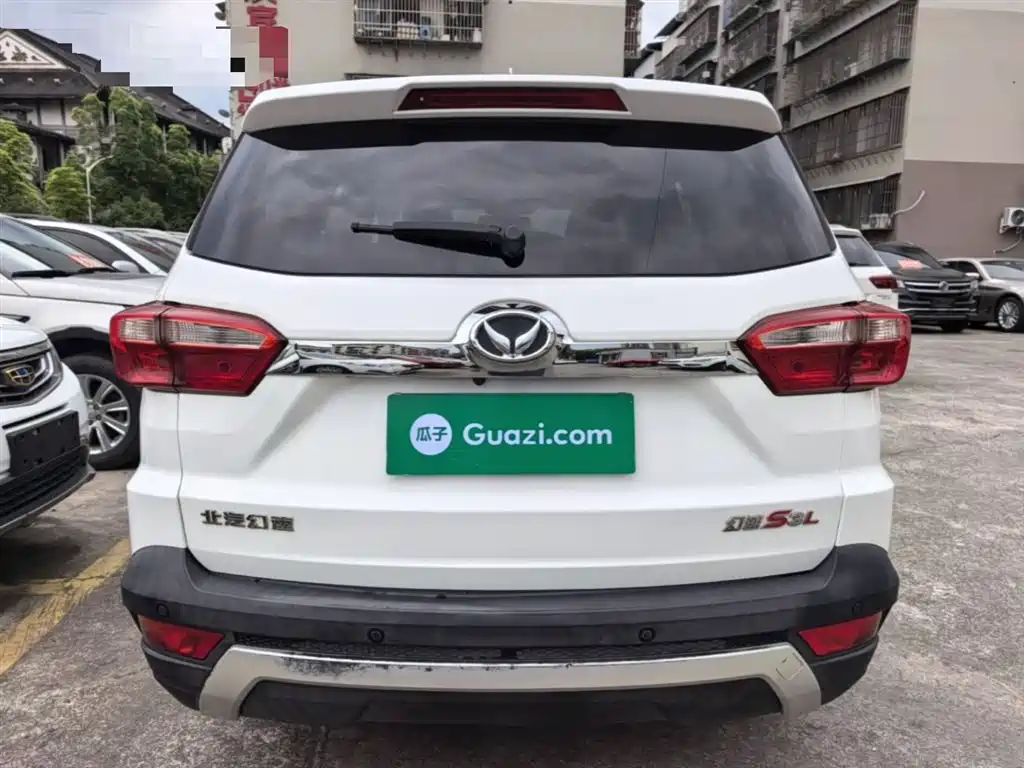 BAIC Huansu S3 S3 L 1.5 L Manual Distinguished