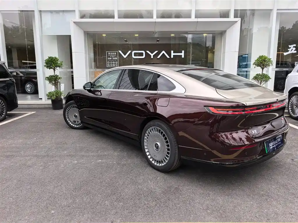 Voyah Zhuiguang L 4 WD Ultra