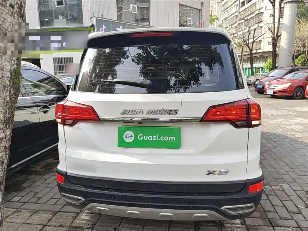 SWM X3 SWM斯威X3 2020款 1.5 L 手动超享型 7座