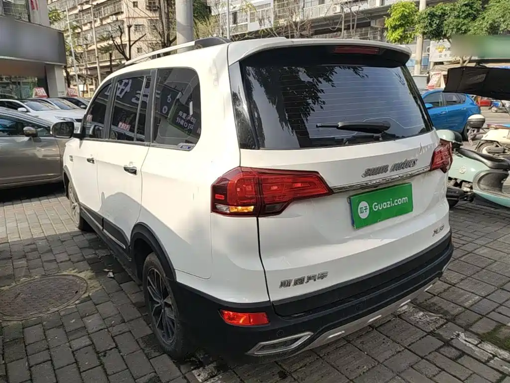 SWM X3 SWM斯威X3 2020款 1.5 L 手动超享型 7座