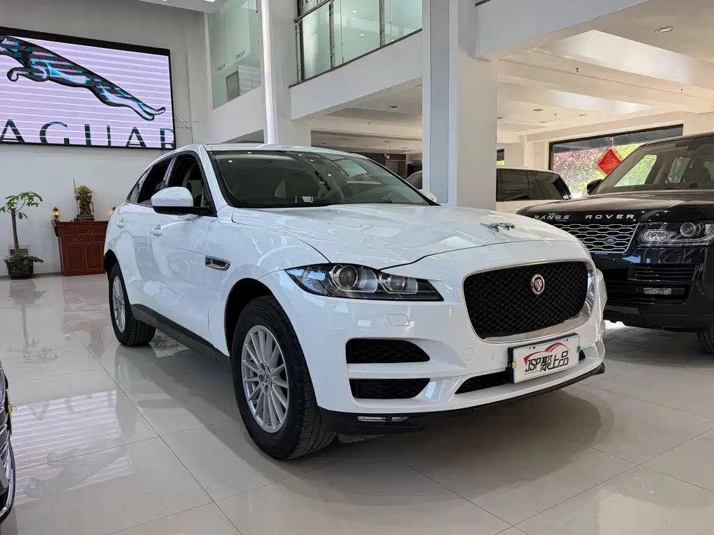 Jaguar F-PACE 2.0 T 4 WD Urban Premium