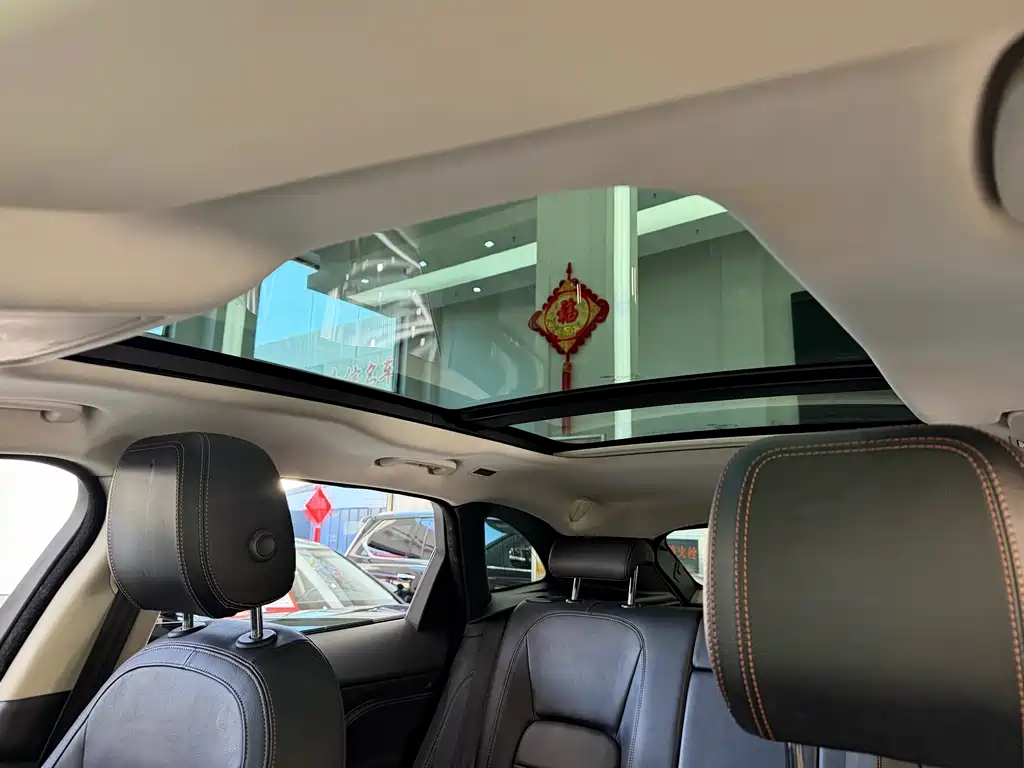 Jaguar F-PACE 2.0 T 4 WD Urban Premium