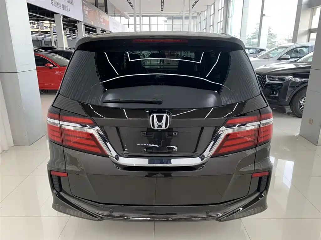 Elysion 2.4 L Luxury