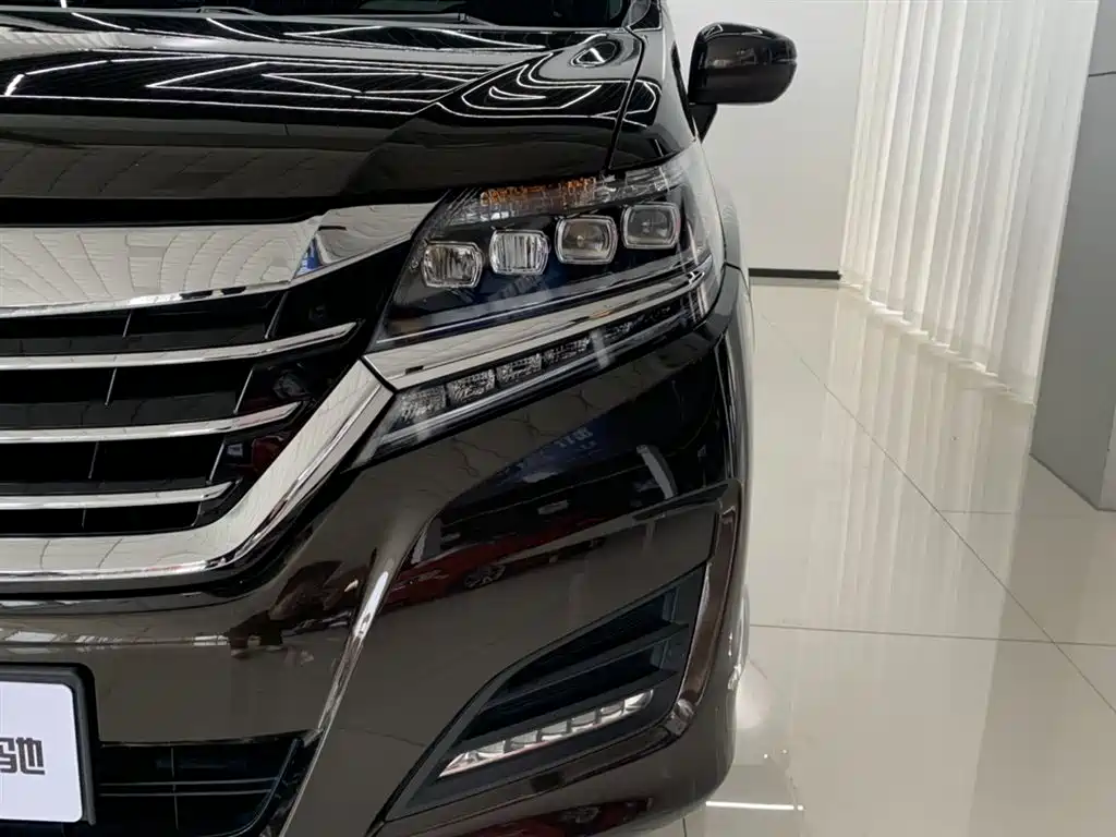 Elysion 2.4 L Luxury