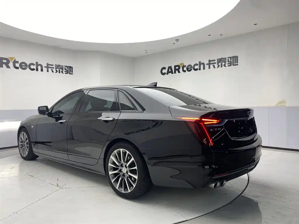 Cadillac CT6 28 T Distinguished