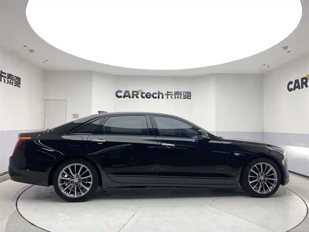 Cadillac CT6 28 T Distinguished
