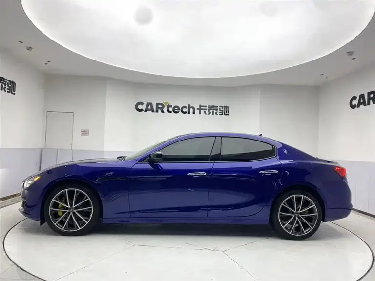 Maserati Ghibli 2.0 T Sharp Edge