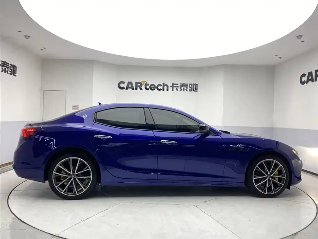 Ghibli 2.0 T Sharp Edge