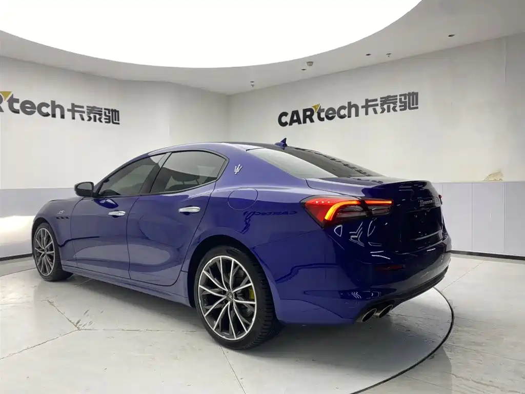 Ghibli 2.0 T Sharp Edge