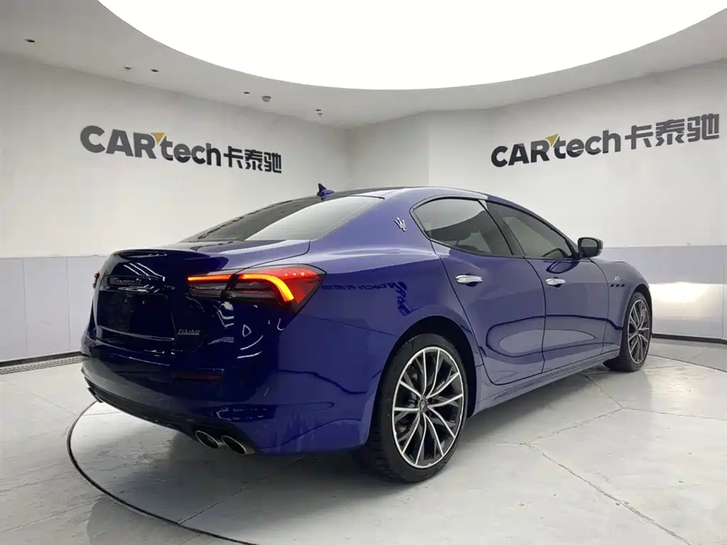Ghibli 2.0 T Sharp Edge